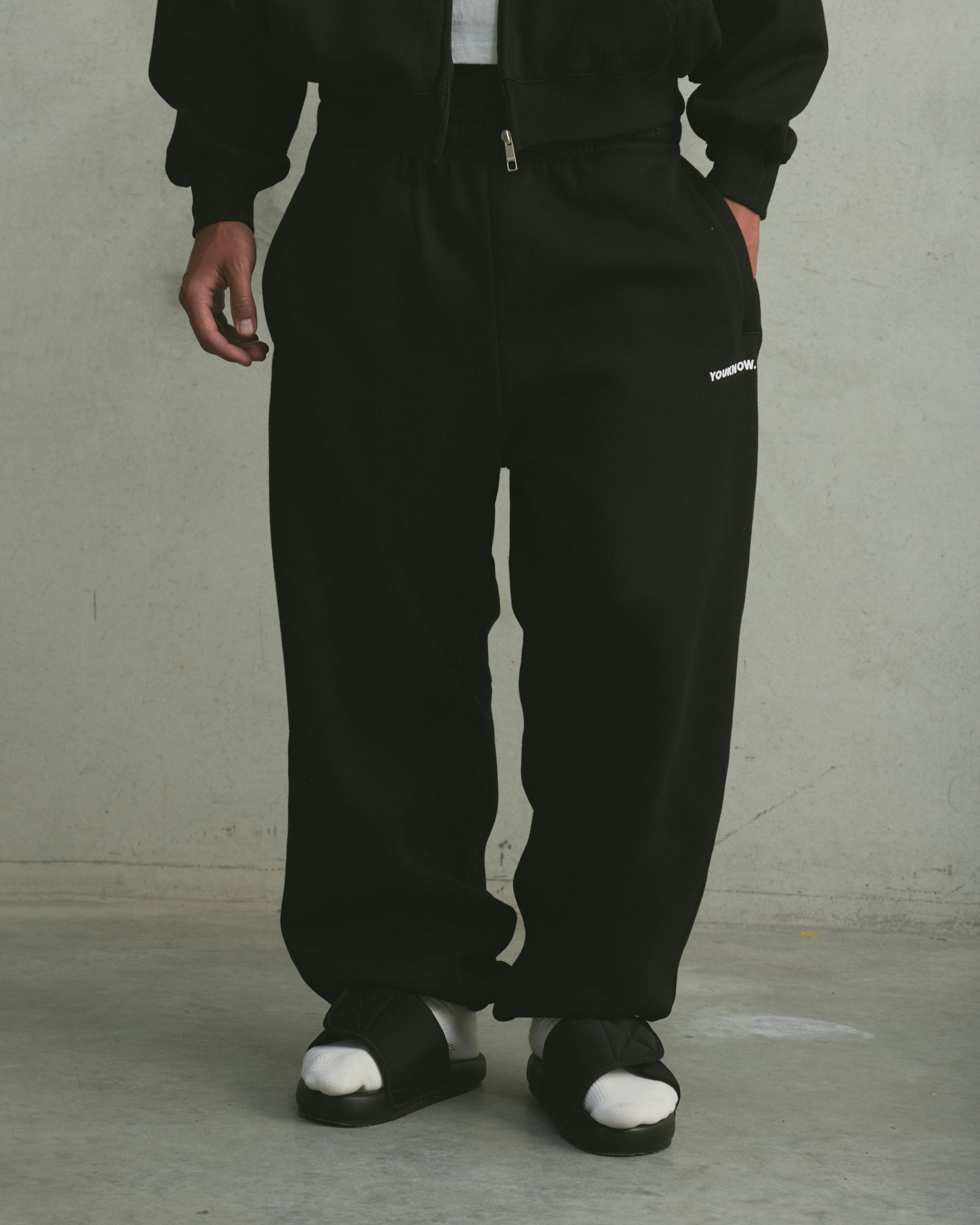 Core Cuffed Sweatpants | Black